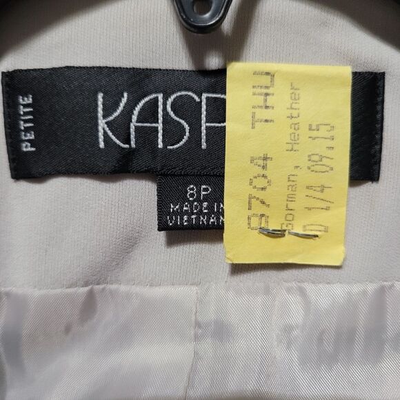 Kasper lt. Grey 3pc business suit 8P - Picture 3 of 5